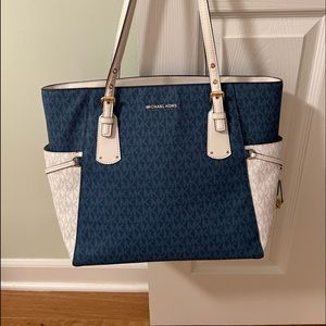 PRICE DROP! Michael Kors Signature Voyager handbag blue and white